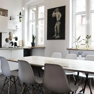 zamkowa-guesthouse.poznan-hotels.com/